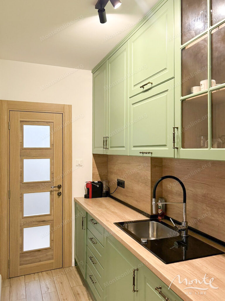 Completely renovated apartment with 2 bedrooms and 3 terraces czentr podgoricza 10