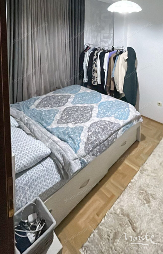 prostornaya i uyutnaya kvartira s 2 spalnyami v spokojnom rajone podgoriczy 07