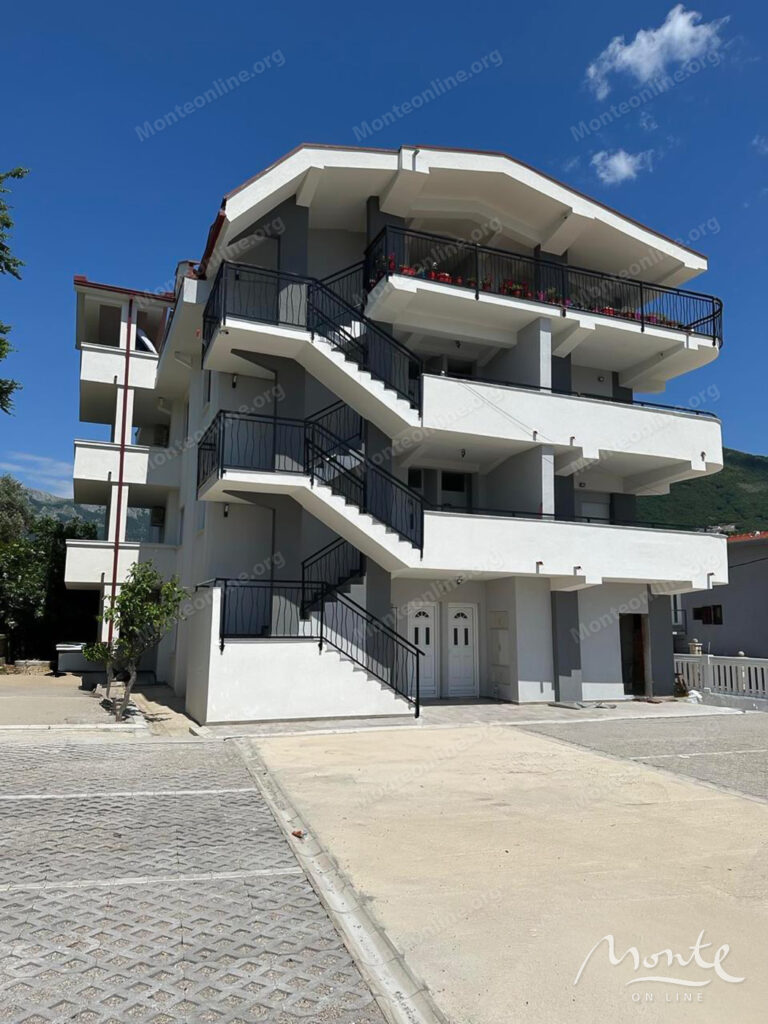 prostornaya kvartira s 2 spalnyami s vidom na gory v tihom rajone bara 01