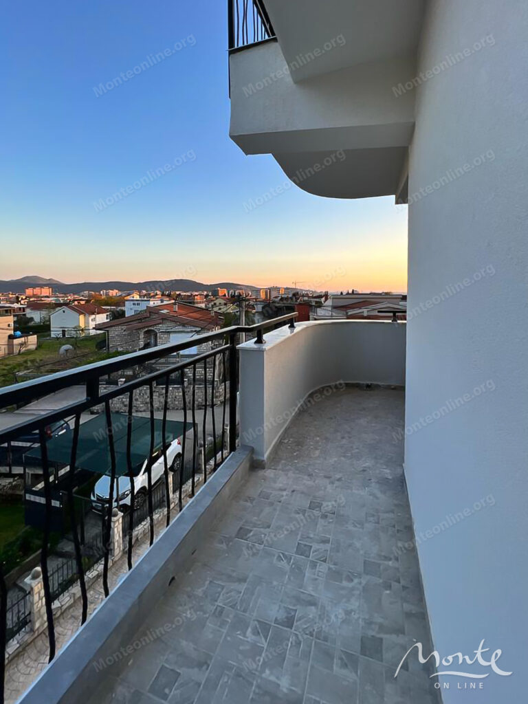 prostornaya kvartira s 2 spalnyami s vidom na gory v tihom rajone bara 02