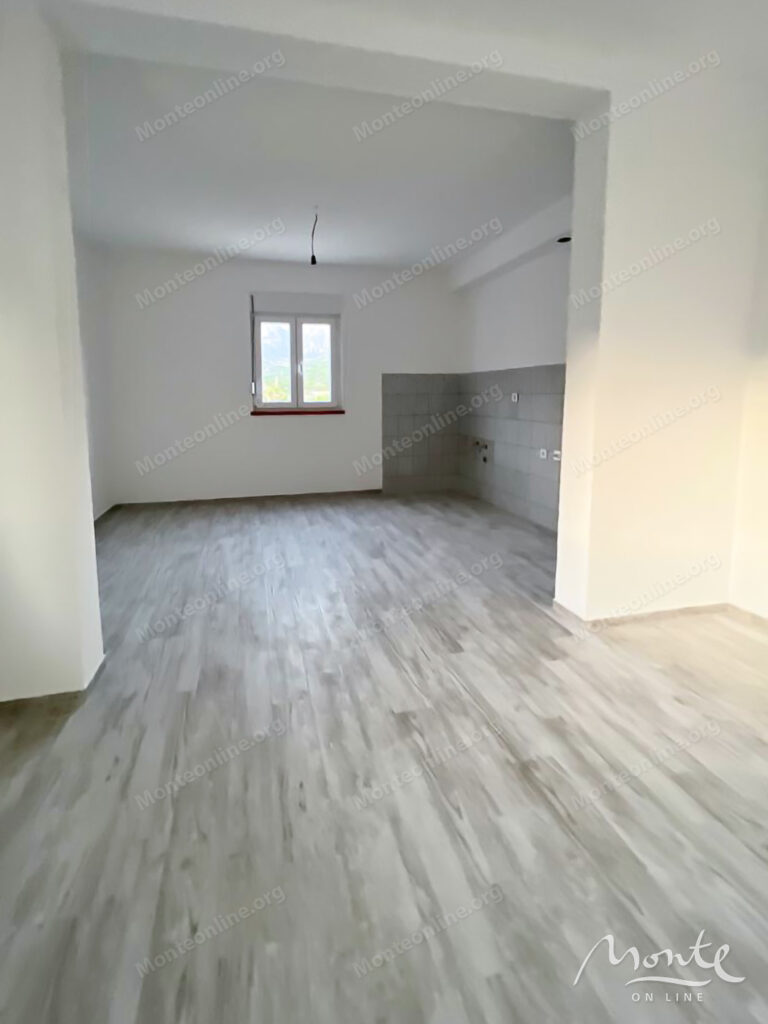 prostornaya kvartira s 2 spalnyami s vidom na gory v tihom rajone bara 04