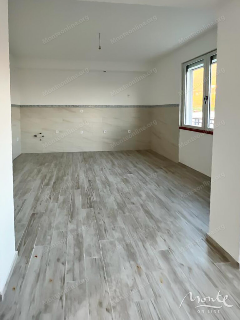 prostornaya kvartira s 2 spalnyami s vidom na gory v tihom rajone bara 06