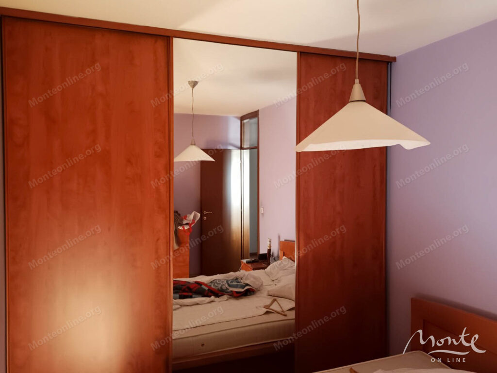 prostornaya kvartira s 2 spalnyami v rajone staryj aerodrom podgoricza 05