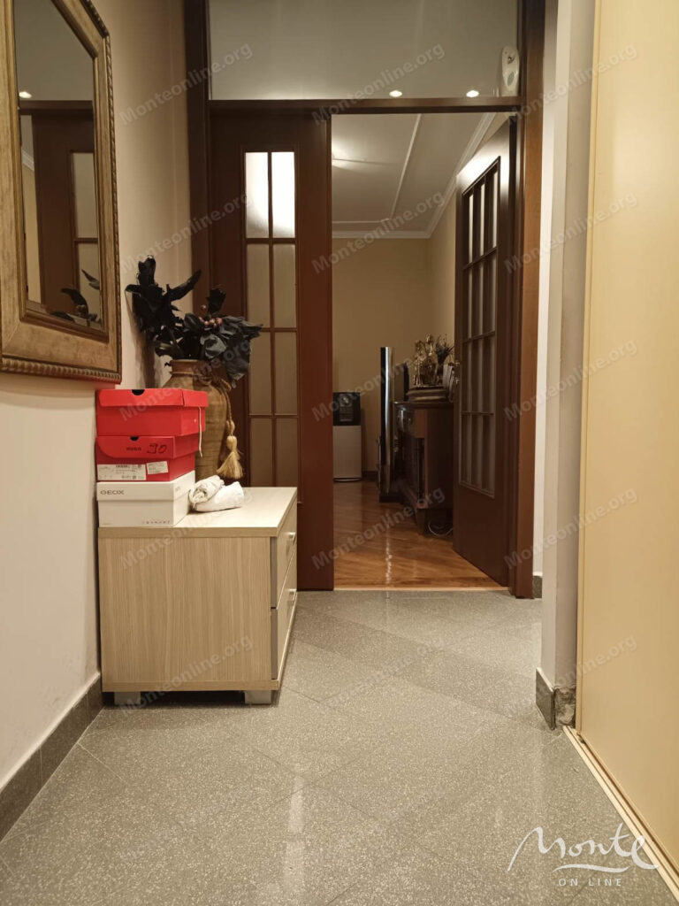 prostornaya kvartira s 2 spalnyami v rajone staryj aerodrom podgoricza 07