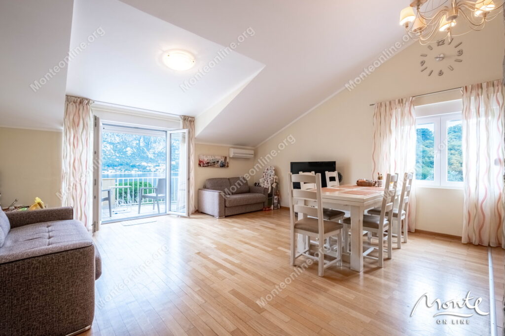 prostornaya kvartira s 2 spalnyami vidom na more i bassejnom v prchane kotor 02