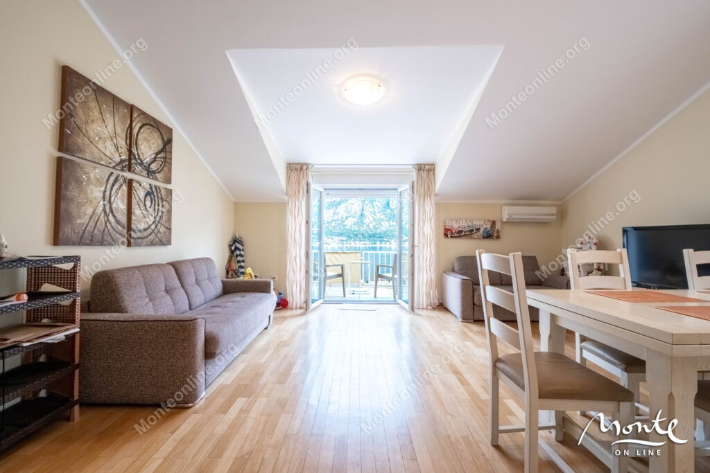 prostornaya kvartira s 2 spalnyami vidom na more i bassejnom v prchane kotor 11