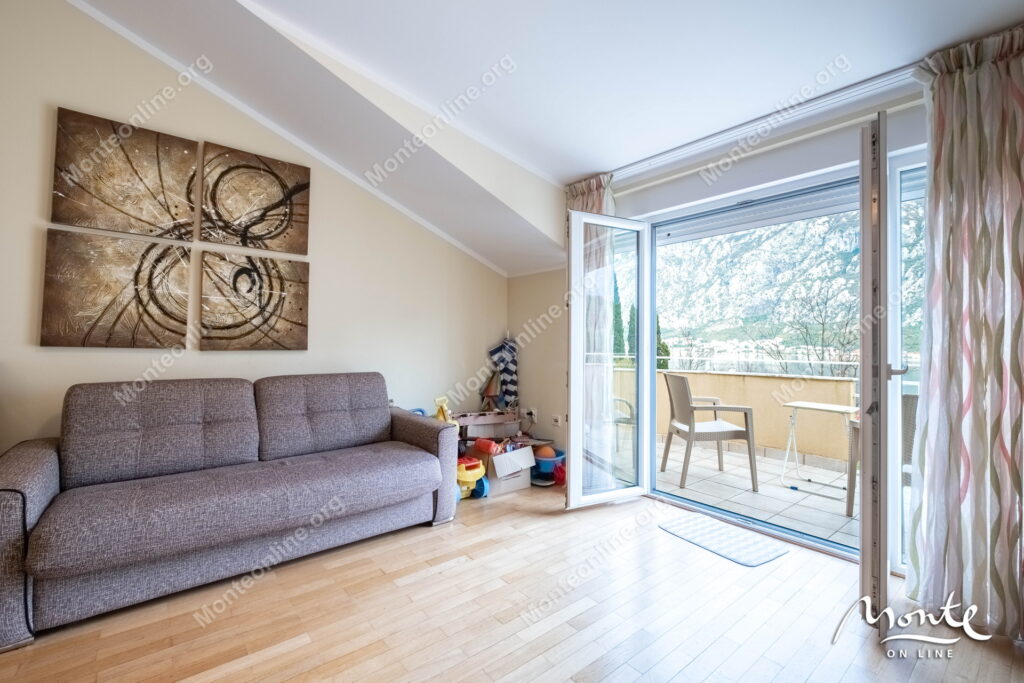 prostornaya kvartira s 2 spalnyami vidom na more i bassejnom v prchane kotor 13