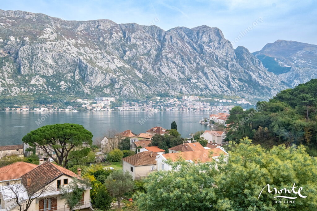 prostornaya kvartira s 2 spalnyami vidom na more i bassejnom v prchane kotor 28