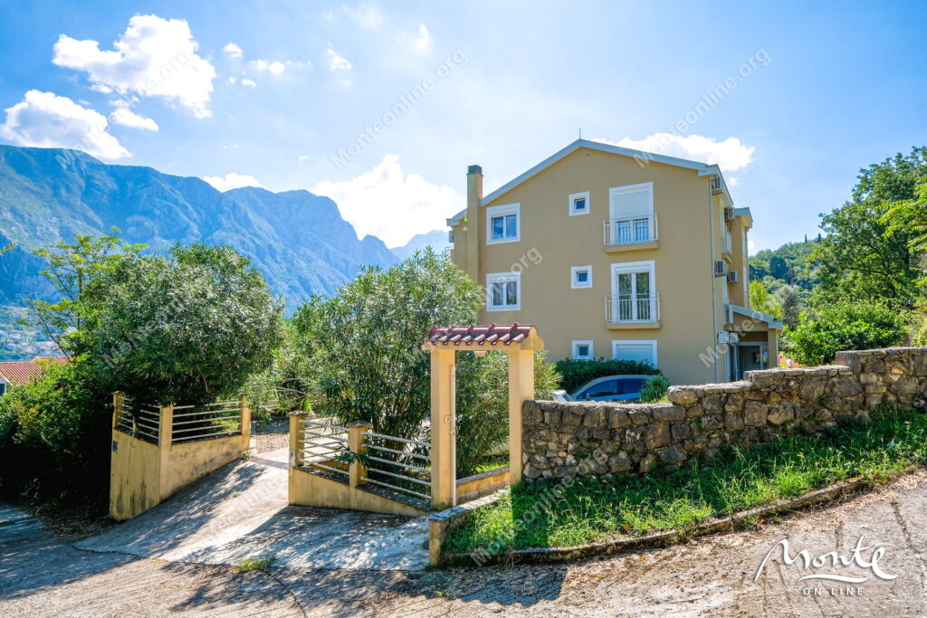 prostornaya kvartira s 2 spalnyami vidom na more i bassejnom v prchane kotor 32