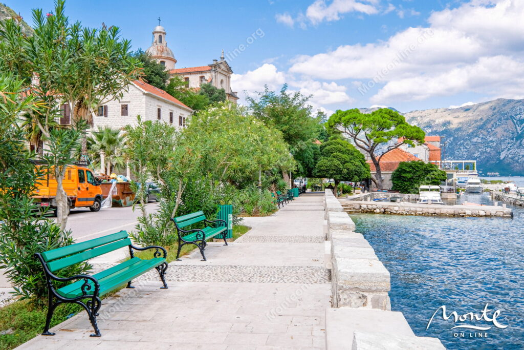 prostornaya kvartira s 2 spalnyami vidom na more i bassejnom v prchane kotor 36