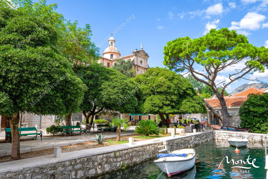 prostornaya kvartira s 2 spalnyami vidom na more i bassejnom v prchane kotor 39