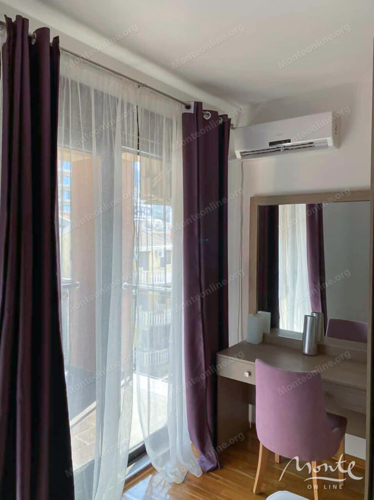 prostornaya kvartira s 3 spalnyami tremya terrasami i vidom na more v bechichi 08