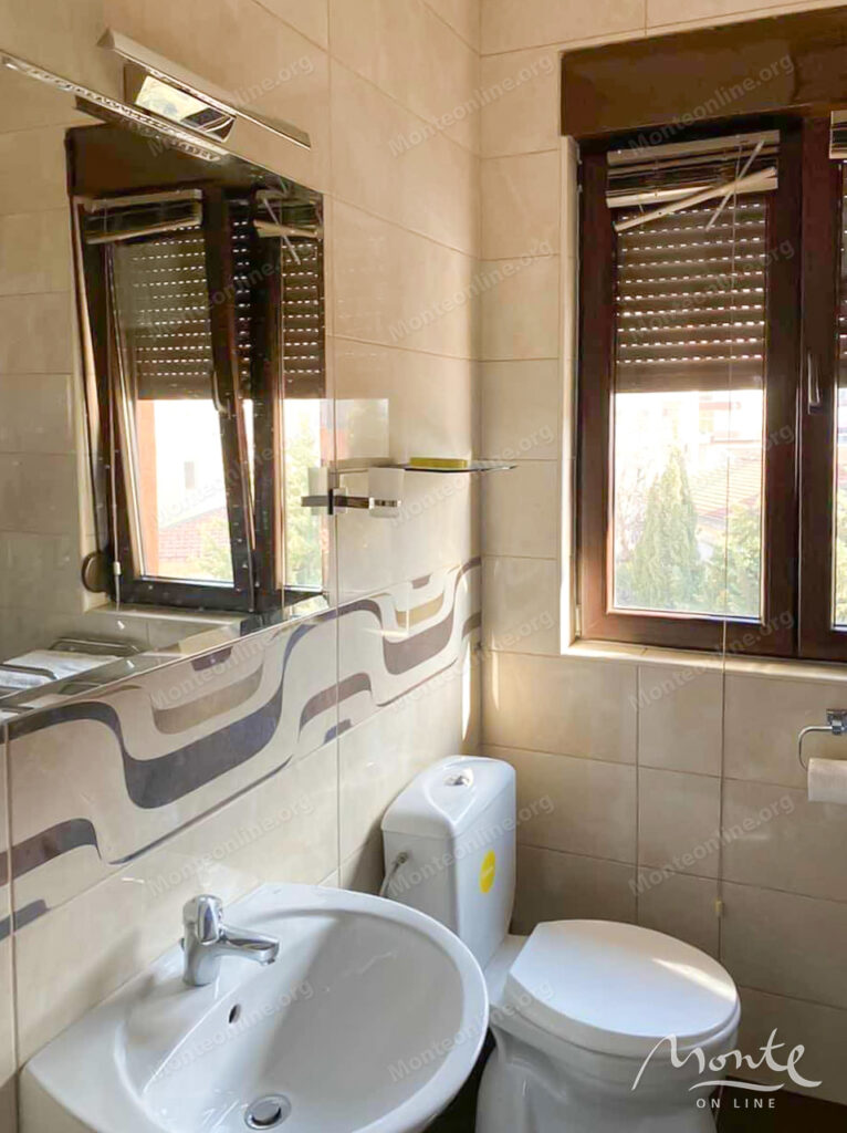 prostornaya kvartira s 3 spalnyami tremya terrasami i vidom na more v bechichi 15