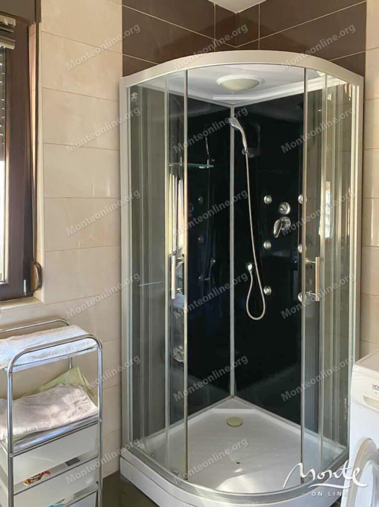 prostornaya kvartira s 3 spalnyami tremya terrasami i vidom na more v bechichi 16