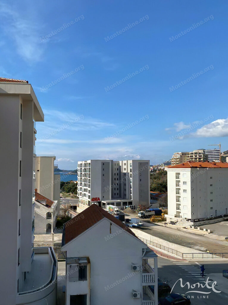 prostornaya kvartira s 3 spalnyami tremya terrasami i vidom na more v bechichi 19