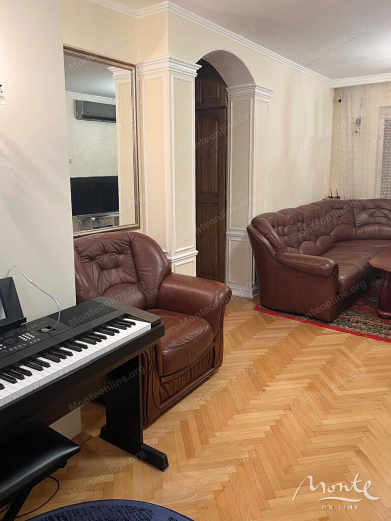 prostornaya meblirovannaya kvartira s 3 spalnyami v budve 05