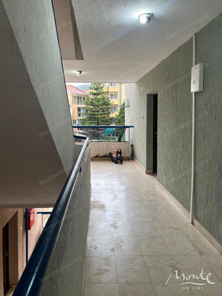 prostornaya meblirovannaya kvartira s 3 spalnyami v budve 33