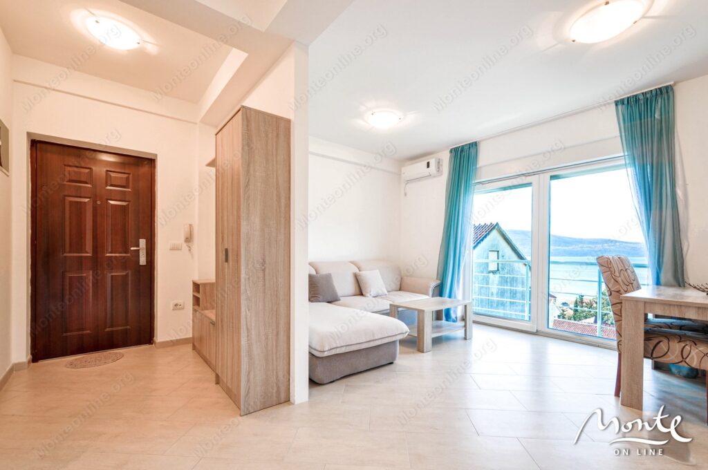 prostornaya svetlaya kvartira v tivate donya lastva 07