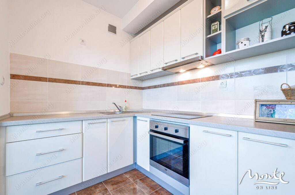 prostornaya svetlaya kvartira v tivate donya lastva 11