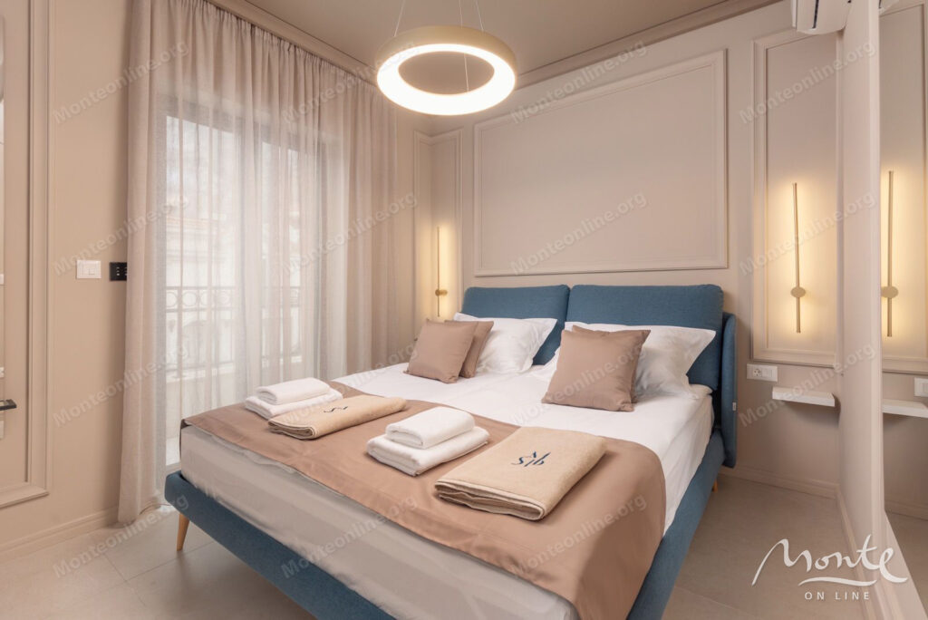 roskoshnyj penthaus s 3 spalnyami i privatnym bassejnom na kryshe v zhivopisnoj dobrote 05