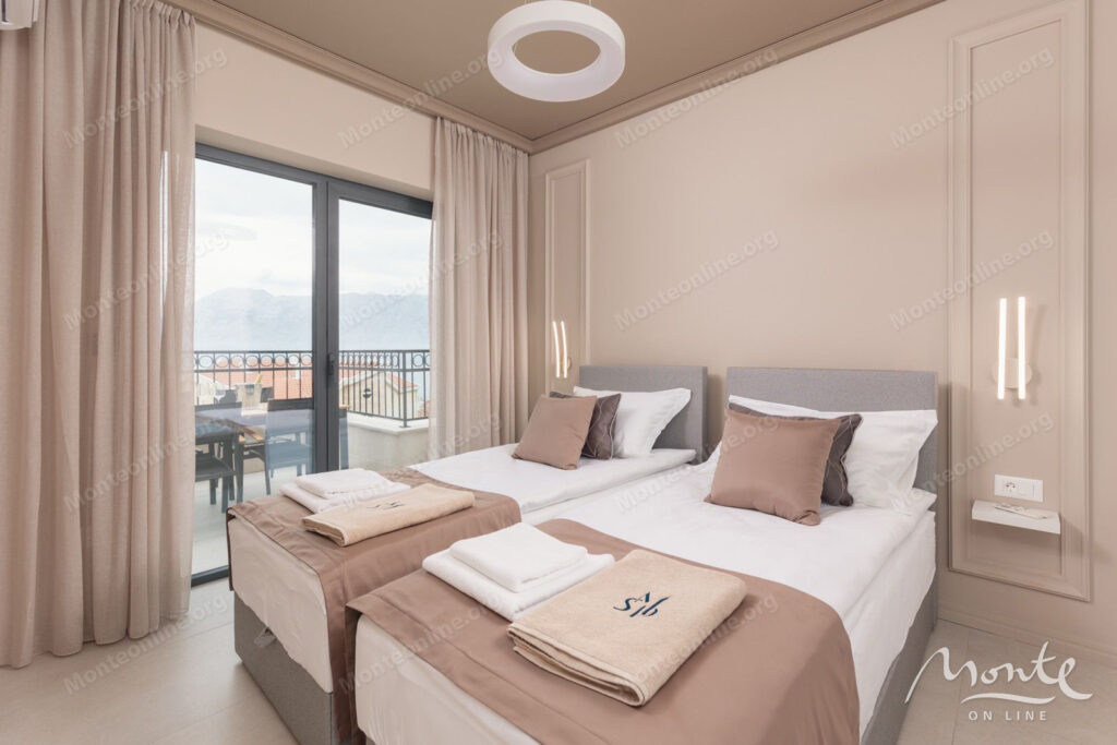 roskoshnyj penthaus s 3 spalnyami i privatnym bassejnom na kryshe v zhivopisnoj dobrote 11