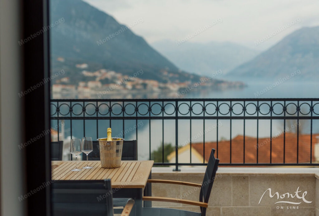 roskoshnyj penthaus s 3 spalnyami i privatnym bassejnom na kryshe v zhivopisnoj dobrote 15