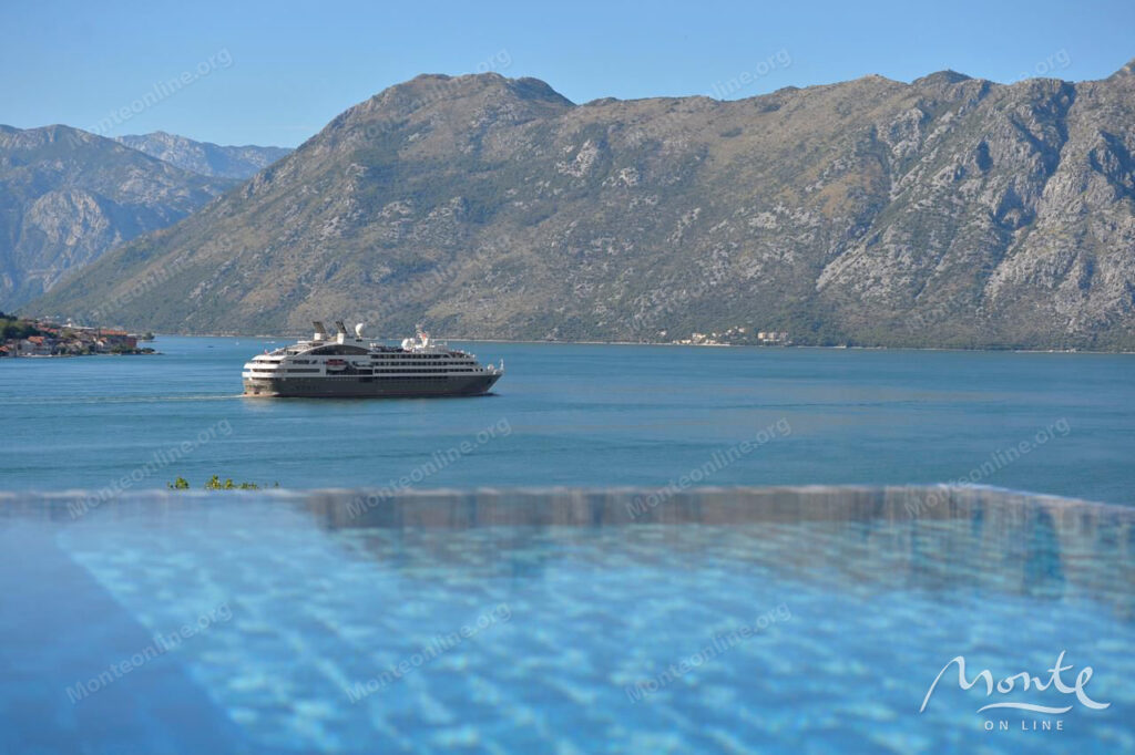 roskoshnyj penthaus s 3 spalnyami i privatnym bassejnom na kryshe v zhivopisnoj dobrote 18