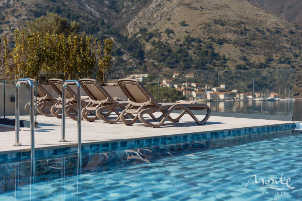 roskoshnyj penthaus s 3 spalnyami i privatnym bassejnom na kryshe v zhivopisnoj dobrote 21