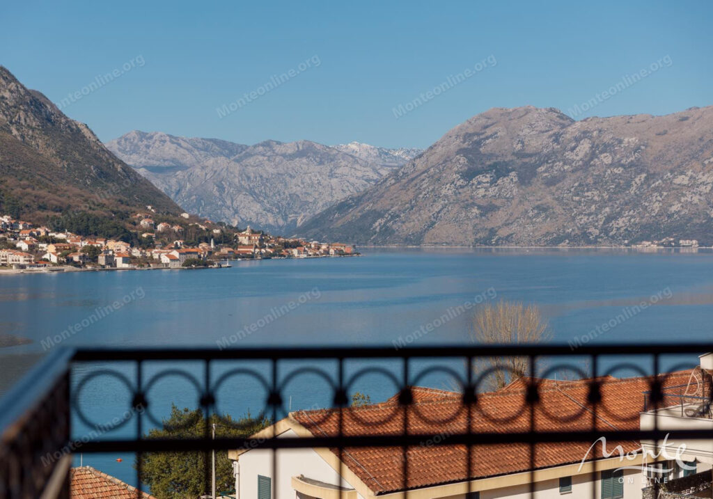 roskoshnyj penthaus s 3 spalnyami i privatnym bassejnom na kryshe v zhivopisnoj dobrote 23