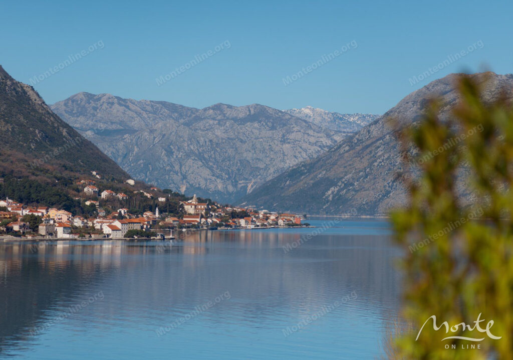 roskoshnyj penthaus s 3 spalnyami i privatnym bassejnom na kryshe v zhivopisnoj dobrote 25
