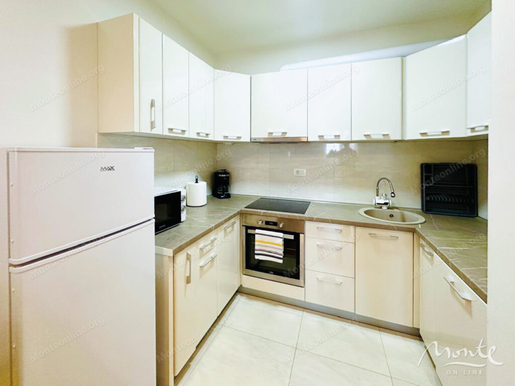 sovremennaya kvartira s 1 spalnej v prestizhnom komplekse s vidom na gory i more v bare 07