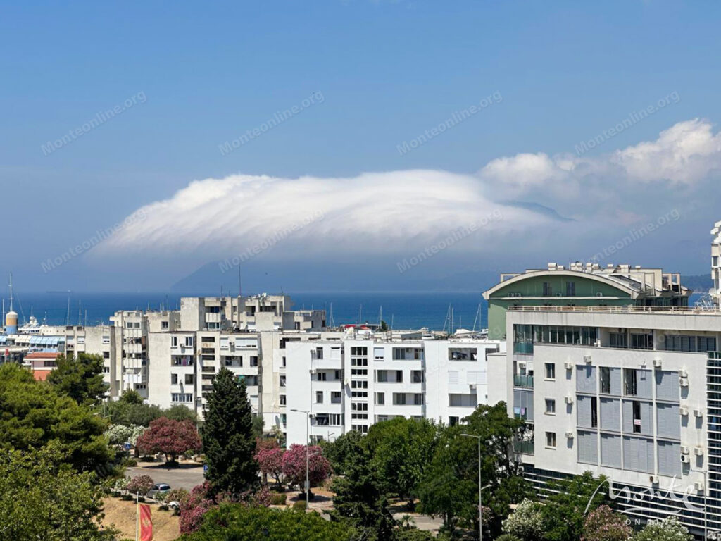 sovremennaya kvartira s 1 spalnej v prestizhnom komplekse s vidom na gory i more v bare 13