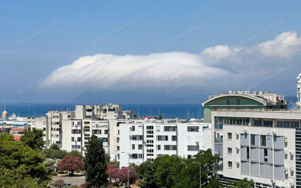 sovremennaya kvartira s 1 spalnej v prestizhnom komplekse s vidom na gory i more v bare 13