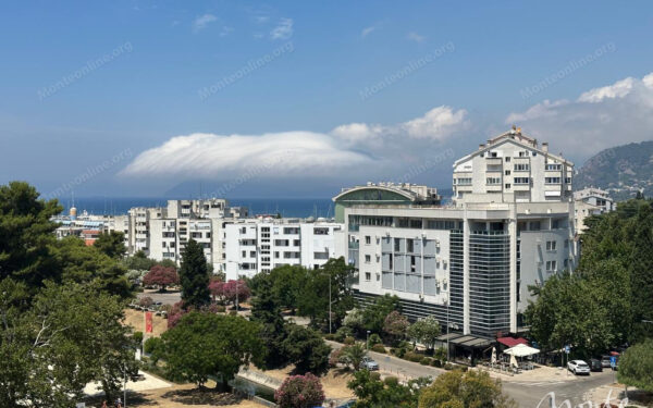 sovremennaya kvartira s 1 spalnej v prestizhnom komplekse s vidom na gory i more v bare 14