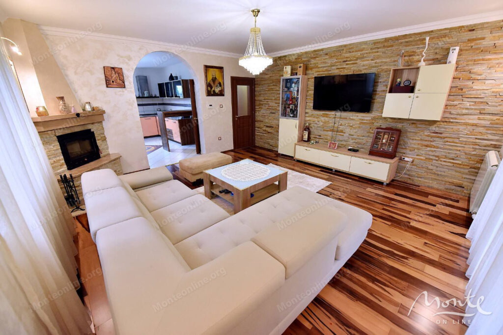 sovremennyj meblirovannyj dom s sadom v tihom rajone ryadom s podgoriczej 05