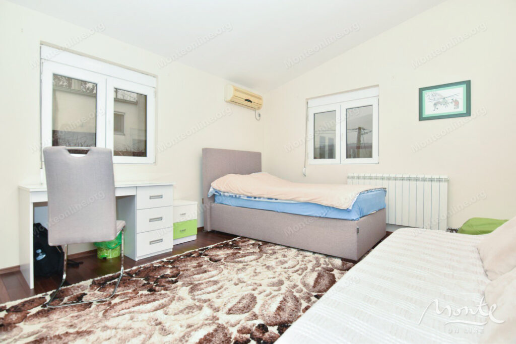 sovremennyj meblirovannyj dom s sadom v tihom rajone ryadom s podgoriczej 13