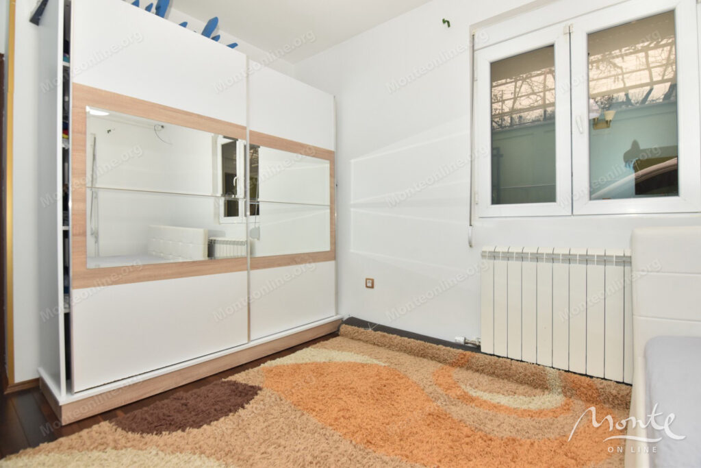 sovremennyj meblirovannyj dom s sadom v tihom rajone ryadom s podgoriczej 18