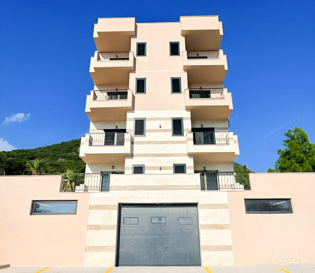 studiya v komplekse s bassejnom i garazhnym mestom v 150 metrah ot morya kumbor 02