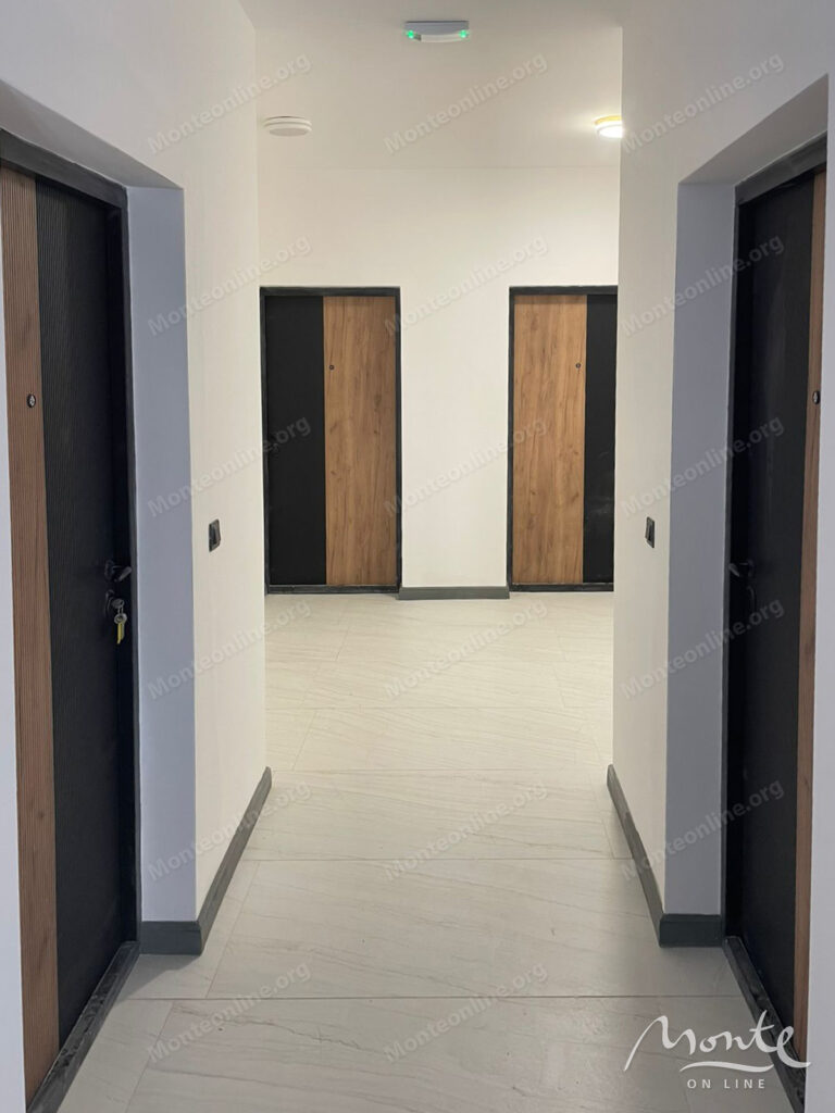 studiya v komplekse s bassejnom i garazhnym mestom v 150 metrah ot morya kumbor 08