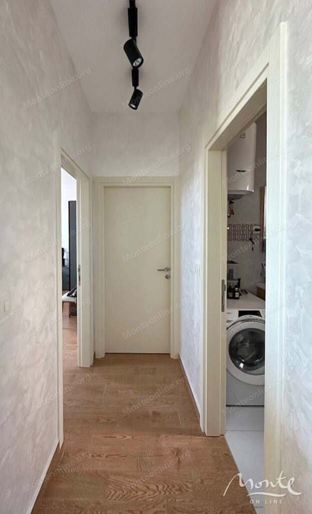 svetlaya kvartira s 2 spalnyami i panoramnym vidom na more v bechichi 10