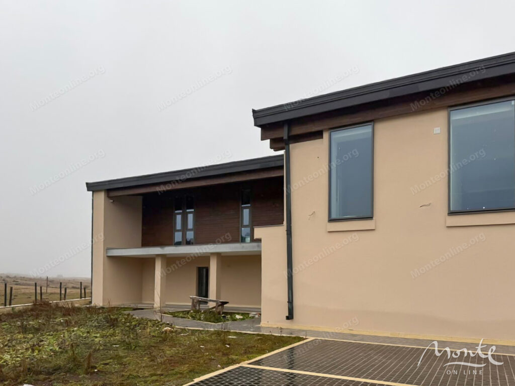 unikalnaya villa premium klassa s otdelnymi apartamentami s vidom na durmitor 05