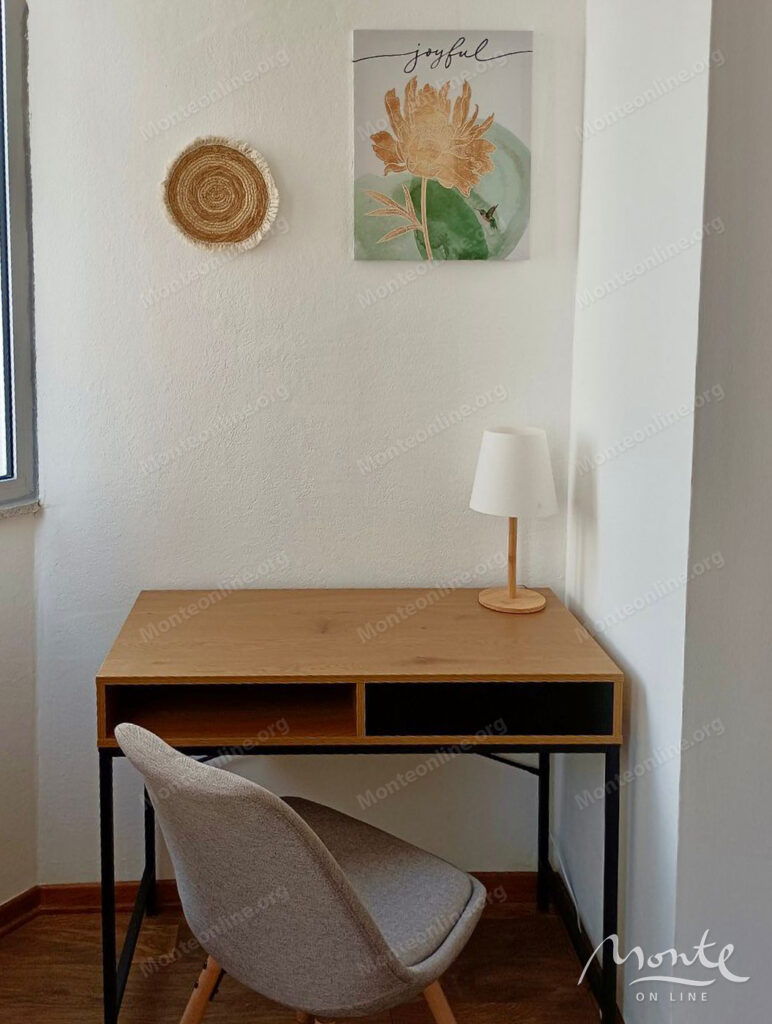 uyutnaya kvartira s 1 spalnej i terrasoj v budve rajon rozino 07