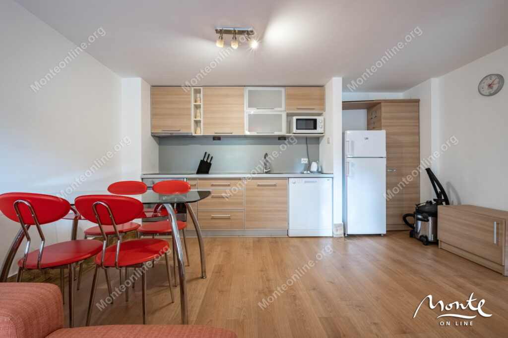 uyutnaya kvartira s 1 spalnej v komplekse s bassejnom v przhno 07