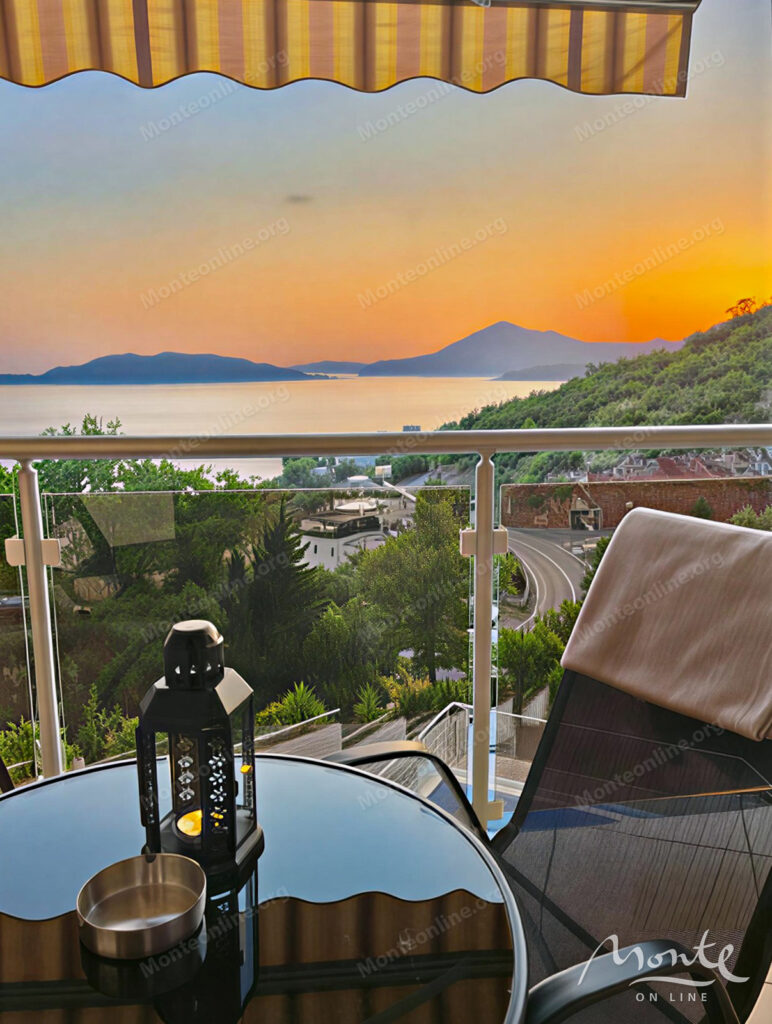 uyutnaya studiya s vidom na more v komplekse s bassejnom v przhno 02