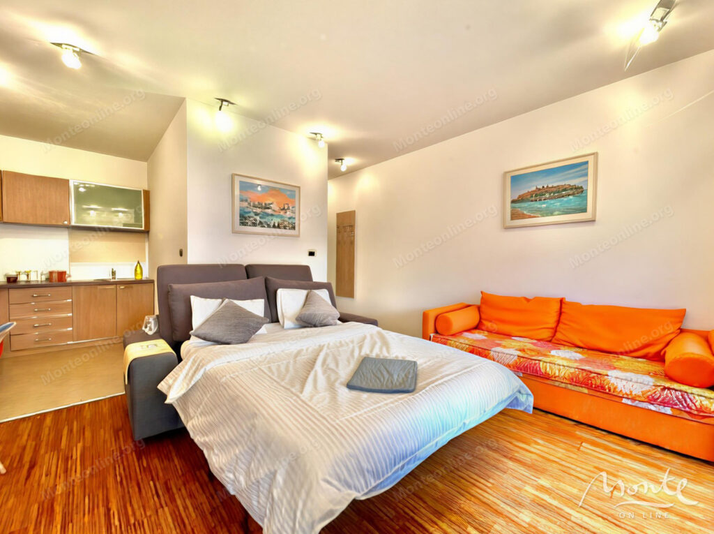 uyutnaya studiya s vidom na more v komplekse s bassejnom v przhno 03