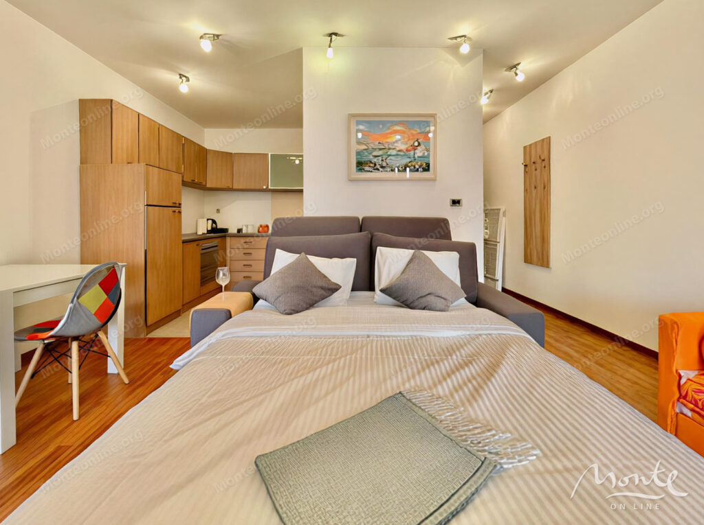 uyutnaya studiya s vidom na more v komplekse s bassejnom v przhno 04