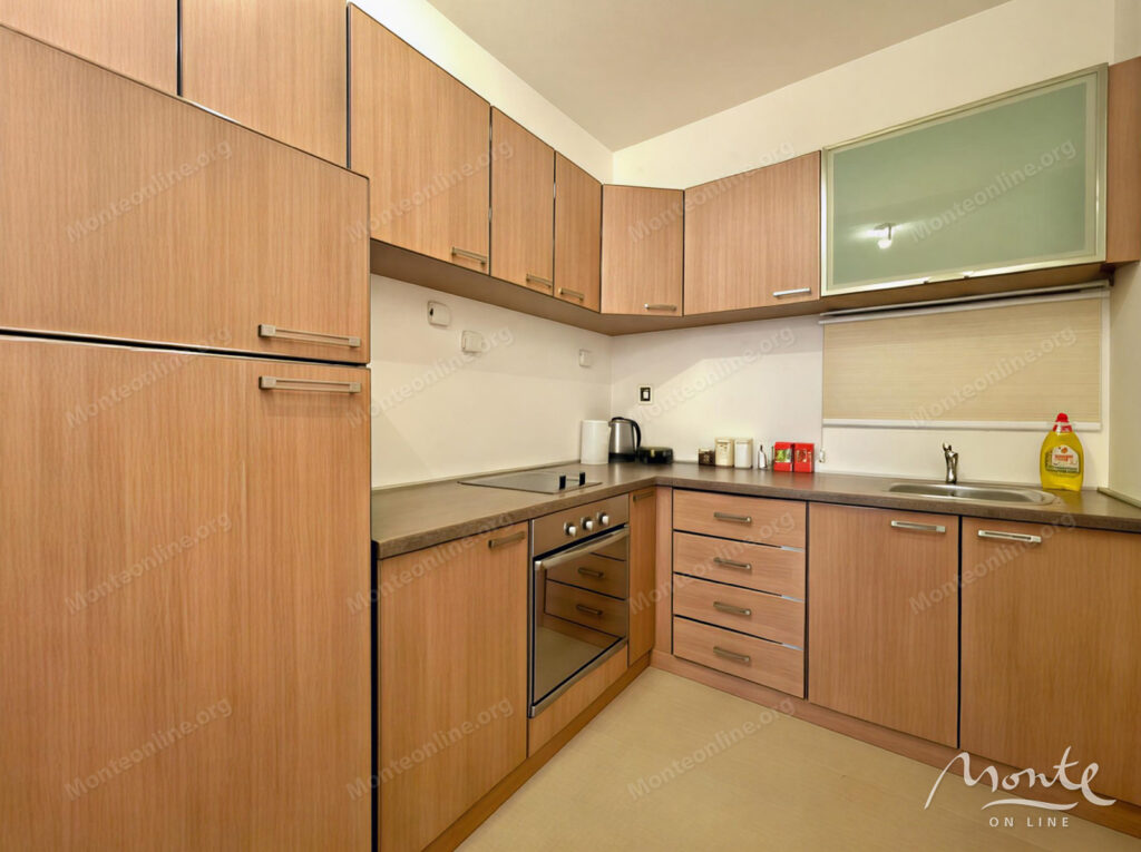 uyutnaya studiya s vidom na more v komplekse s bassejnom v przhno 05