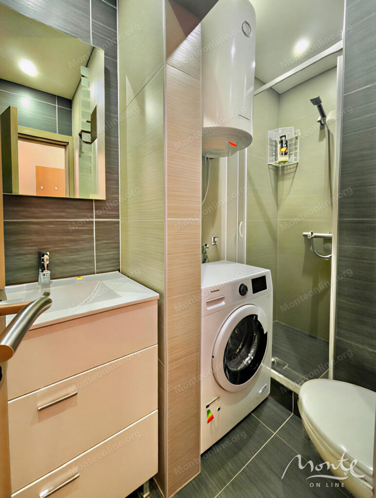 uyutnaya studiya s vidom na more v komplekse s bassejnom v przhno 06