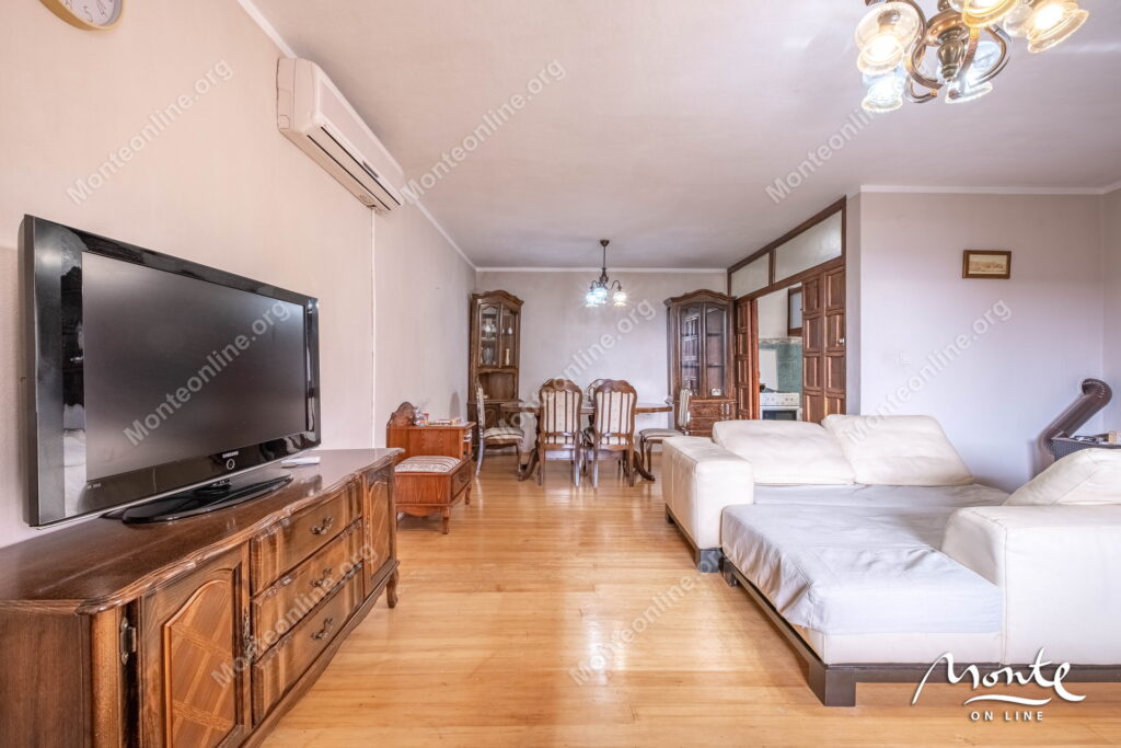 uyutnyj 2 etazhnyj dom s sadom i vidom na kotorskij zaliv v tivate 14