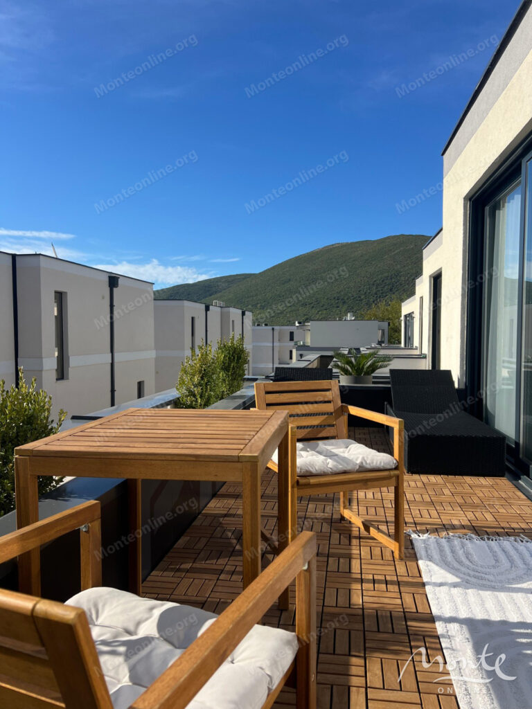 3 etazhnyj dom v zakrytom poselke s obshhim bassejnom lastva grbalska 28